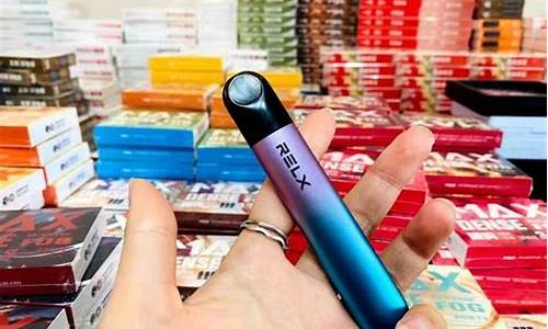 悦刻电子烟弹头亮灯不出烟(悦刻电子烟装上烟弹指示灯闪烁吗)